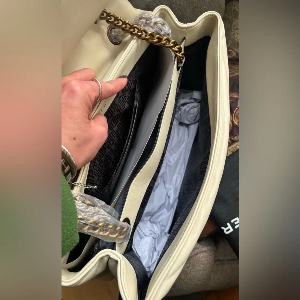 Authentic KURT GEIGER XL Pillow leather flap magnetic  shoulder bag - Picture 6 of 15